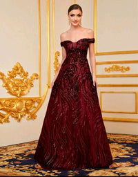 Robe de bal à paillettes avec col en cœur